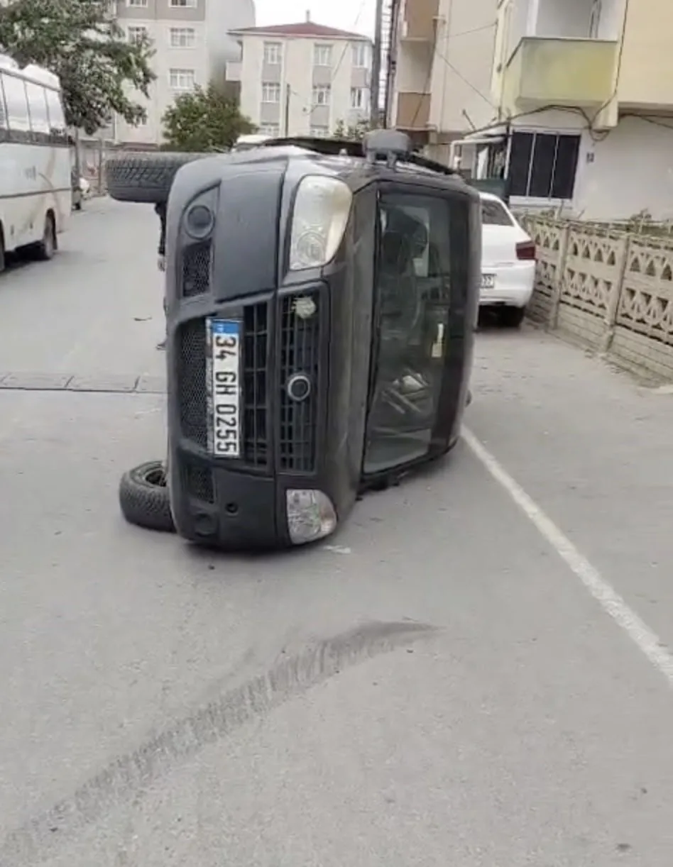Tekirdağ’ın Kapaklı ilçesinde iki otomobilin çarpışması sonucu meydana gelen trafik