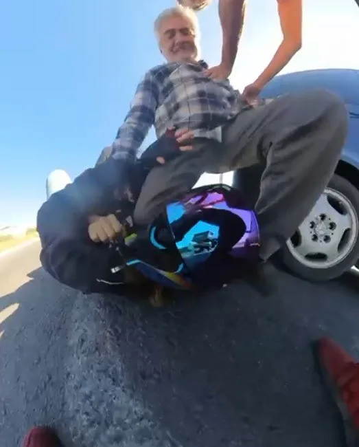 Kayseri’de trafikte yol verme kavgasında bir sürücü, kadın motosiklet sürücüsünü