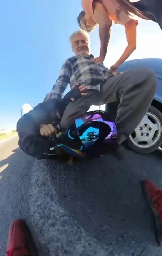 Kayseri’de trafikte yol verme kavgasında bir sürücü, kadın motosiklet sürücüsünü