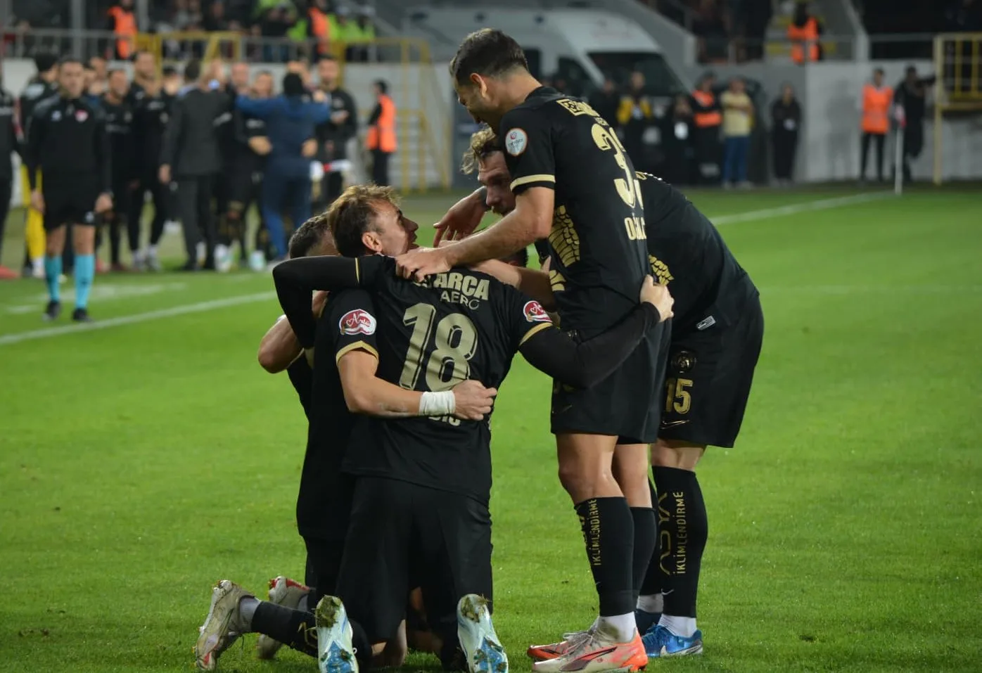 Trendyol 1. Lig 9. hafta karşılaşmasında Çorum FK evinde Manisa