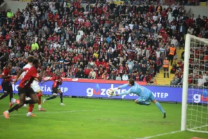Gaziantep Futbol Kulübü, Trendyol Süper Lig’in 9. haftasında Antalyaspor’u konuk