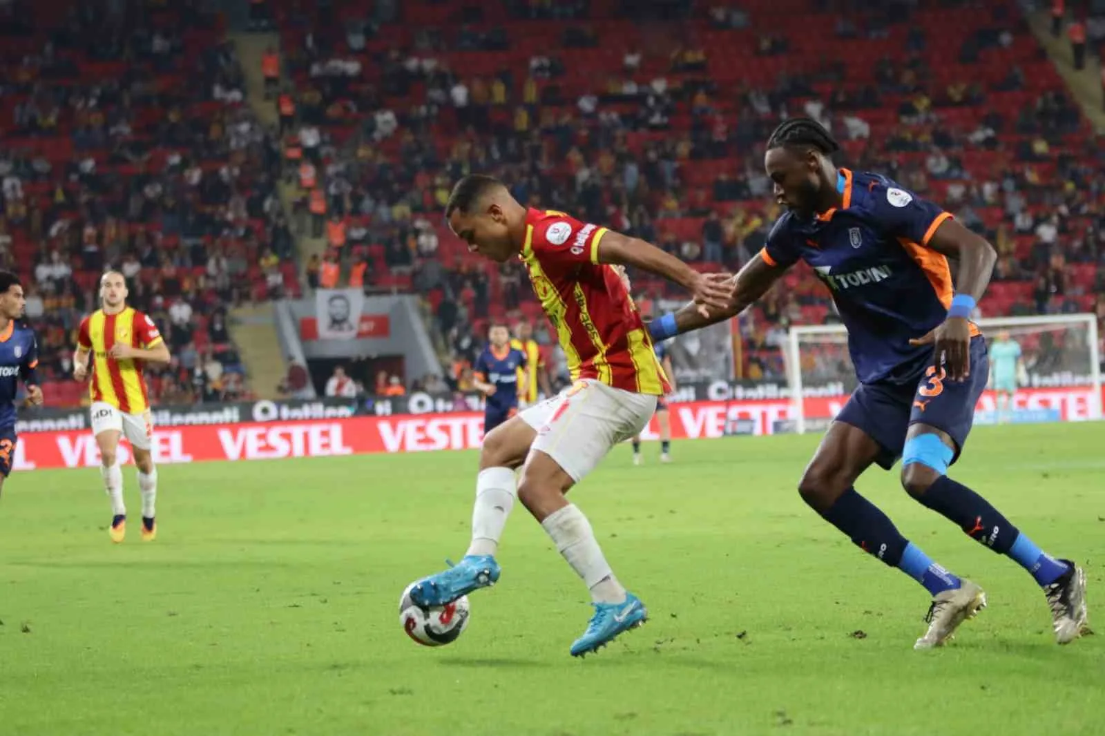 Trendyol Süper Lig’in 8. haftasında Göztepe, sahasında karşılaştığı Rams Başakşehir’i