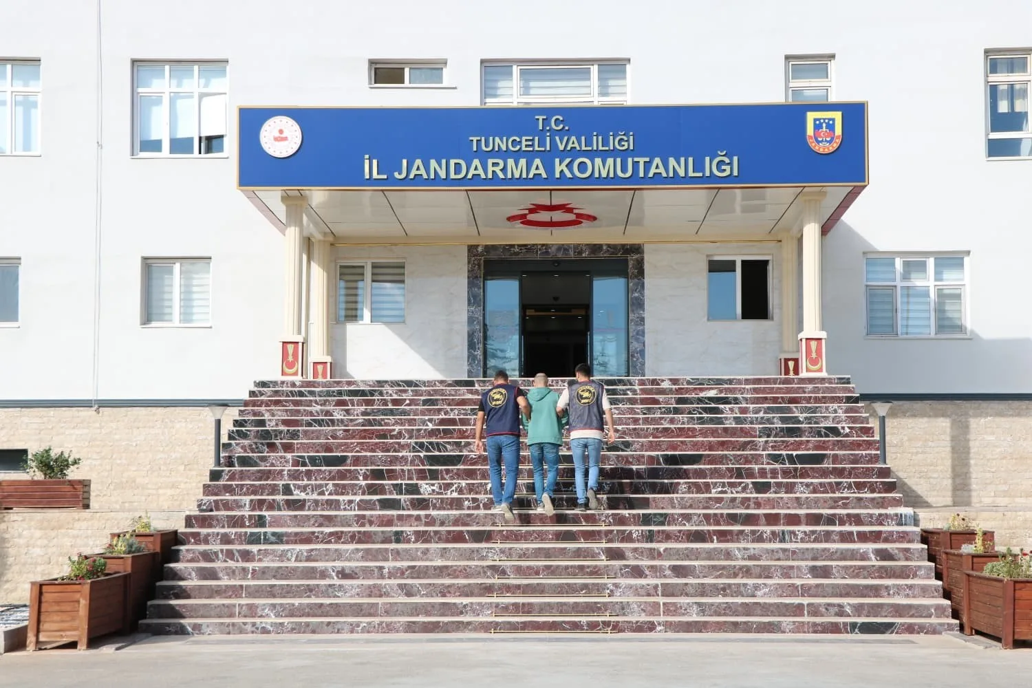 Tunceli’de jandarma ekipleri tarafından yapılan çalışmada, 16 ilde toplam 29