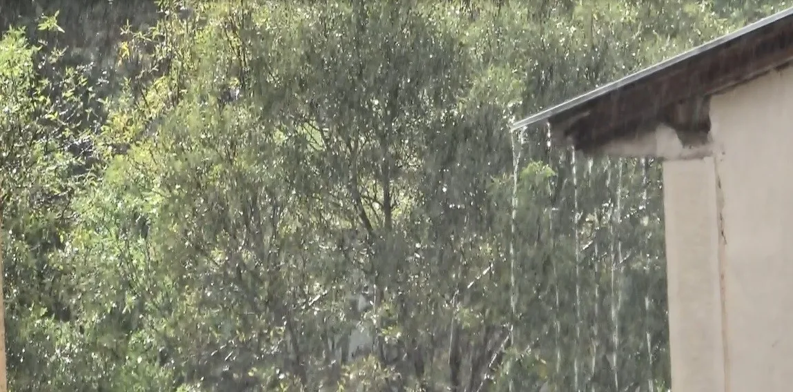Tunceli’de sağanak yağış etkili oldu. Tunceli’de kısa süreli sağanak yağış