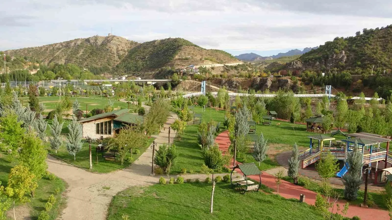 Tunceli’de yaz sezonunun bitmesi ve havaların soğumasıyla birlikte kentte sessizlik