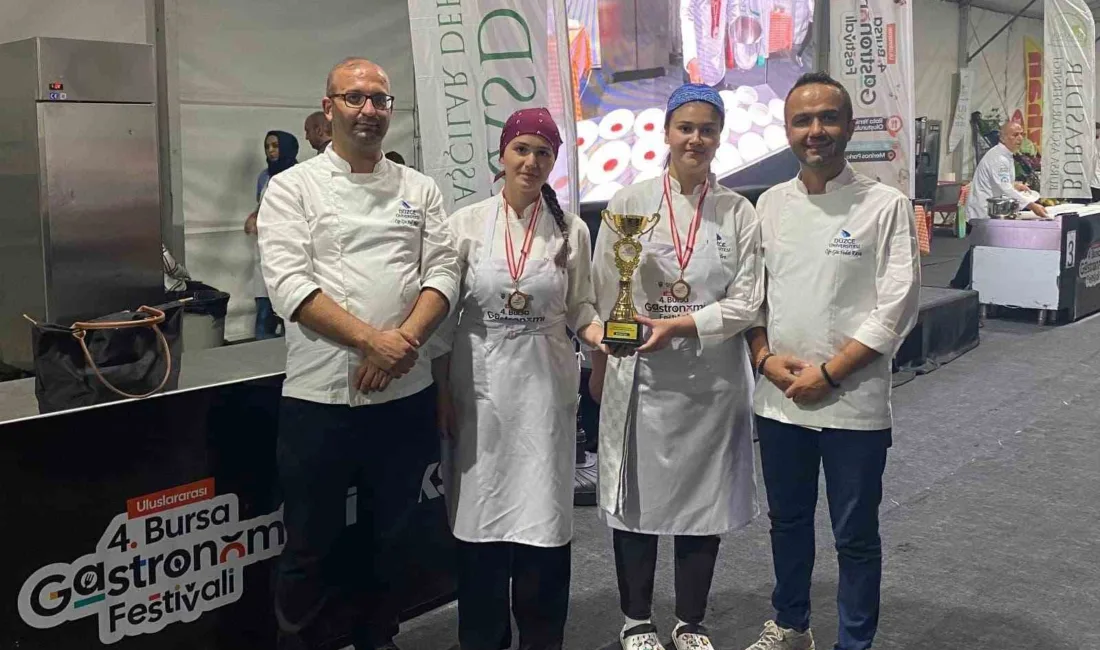 Düzce Üniversitesi Turizm Fakültesi Gastronomi ve Mutfak Sanatları Bölümü öğrencileri