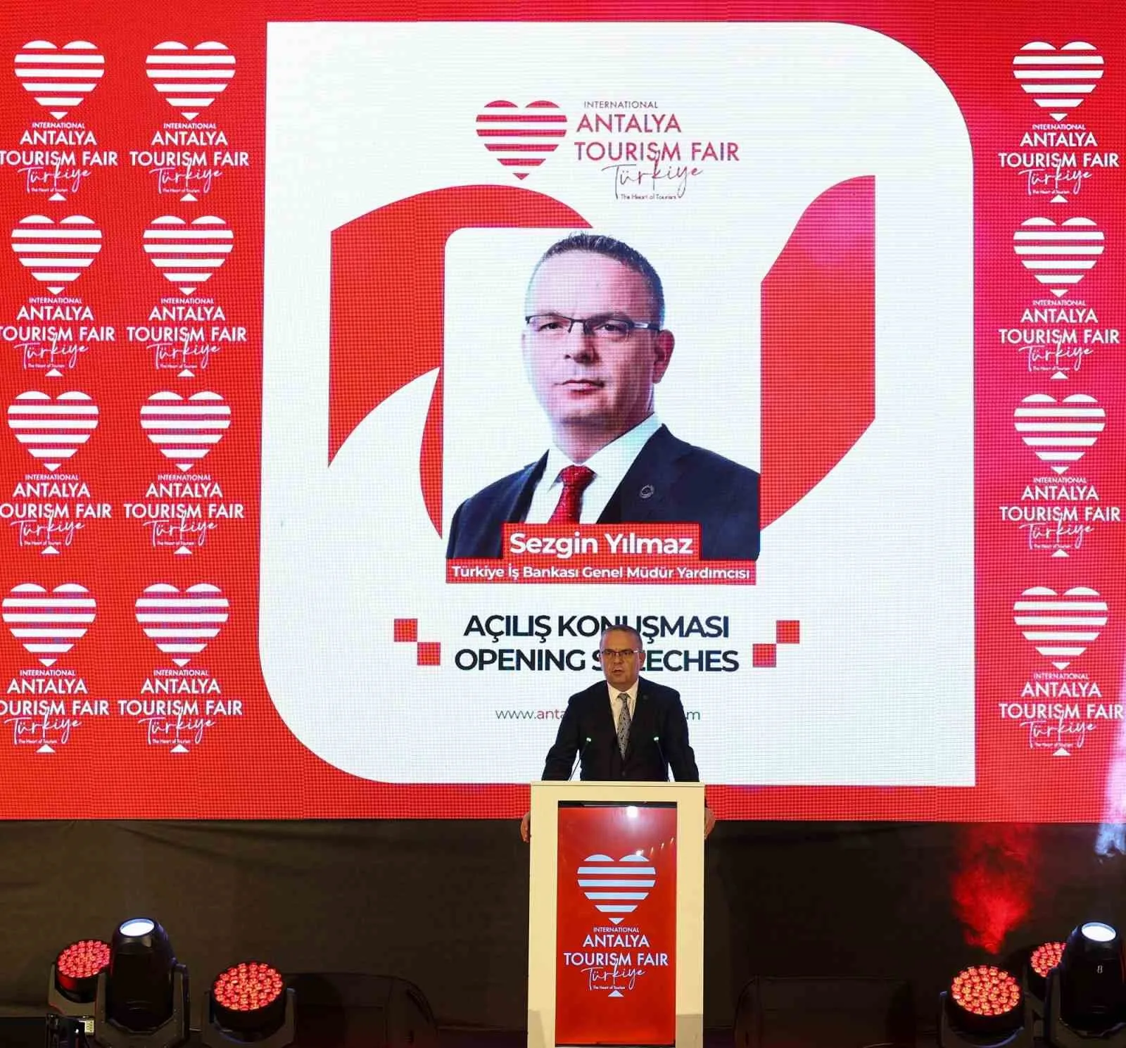 Antalya Turizm Fuarı’nın açılışında konuşan İş Bankası Genel Müdür Yardımcısı