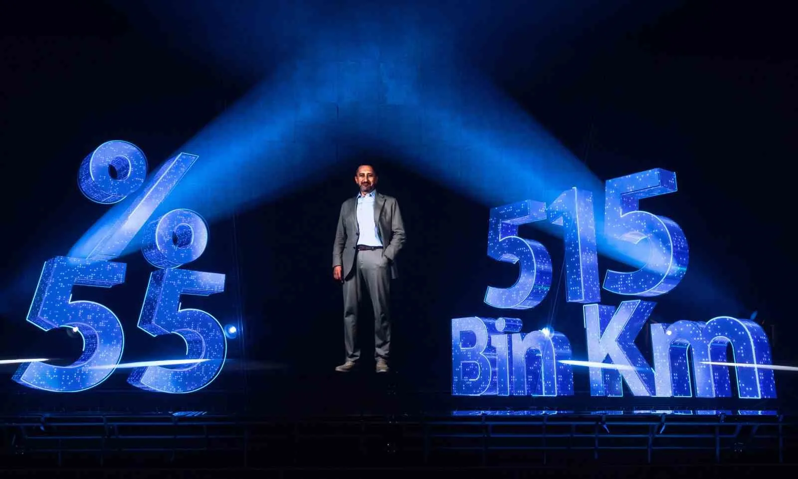 Türk Telekom CEO’su Ümit Önal, 16 Ekim’de gerçekleştirilecek 5G frekans