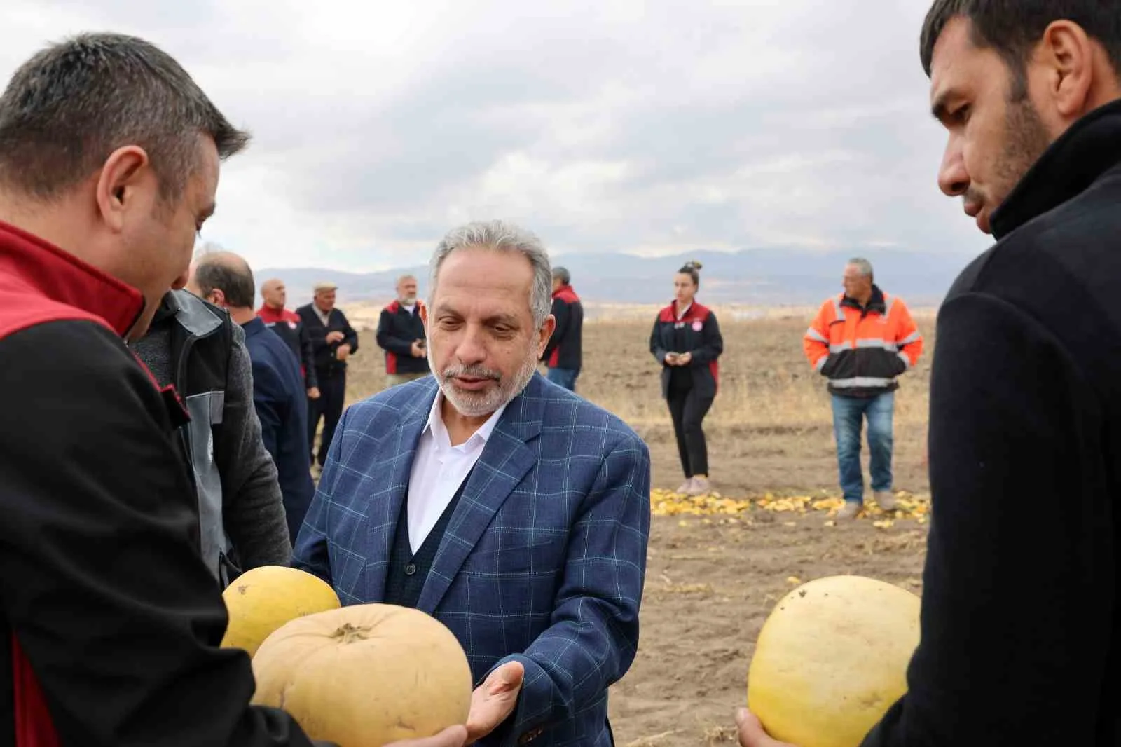 Talas Belediye Başkanı Mustafa Yalçın; kabak çekirdeği üretiminde Türkiye birincisi