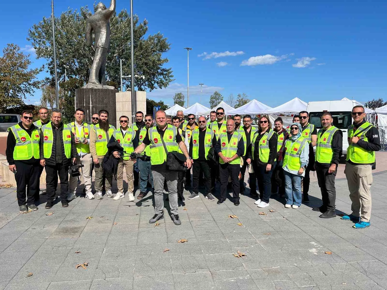 Türkiye’nin 81 ilinden yüzlerce dron pilotu hayat kurtarmak için gönüllü