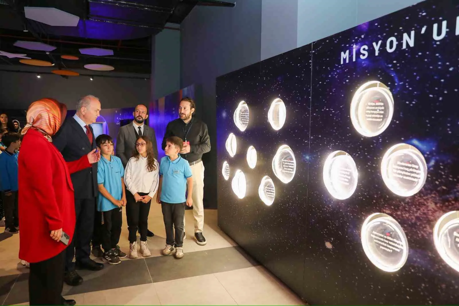 Düzce Bilim Merkezi, Dünya Uzay Haftası etkinlikleri çerçevesinde ziyaretçilerine sürprizler