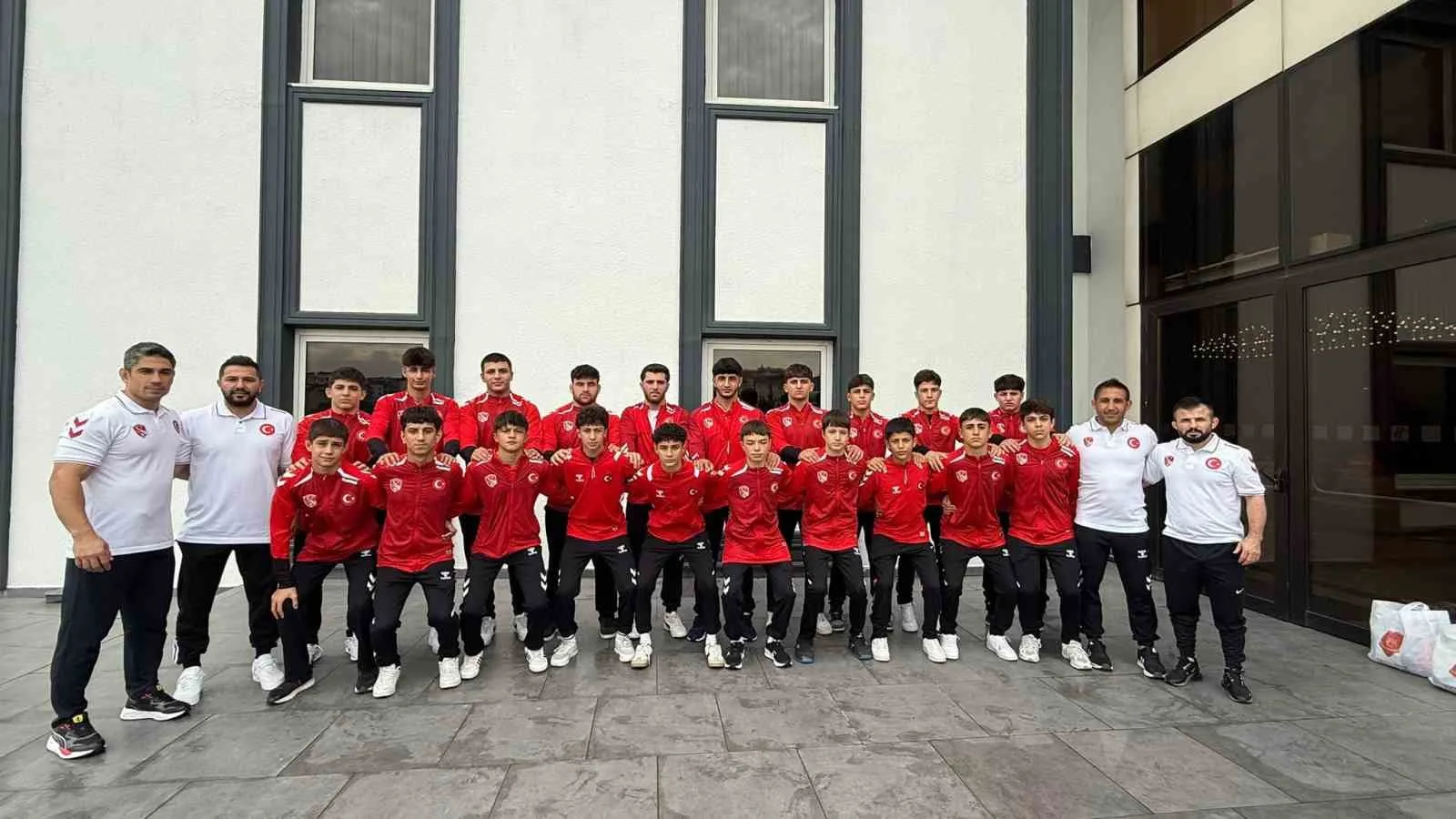 Türk güreşinde U17 serbest, grekoromen ve kadınlar milli takımında toplam