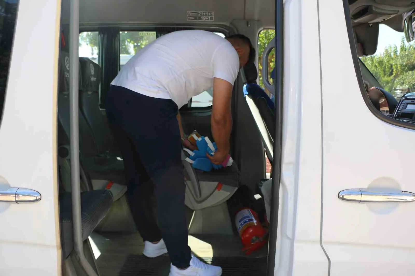 Antalya Büyükşehir Belediyesi UKOME ekipleri okul servislerine yönelik kapsamlı kontrollerini