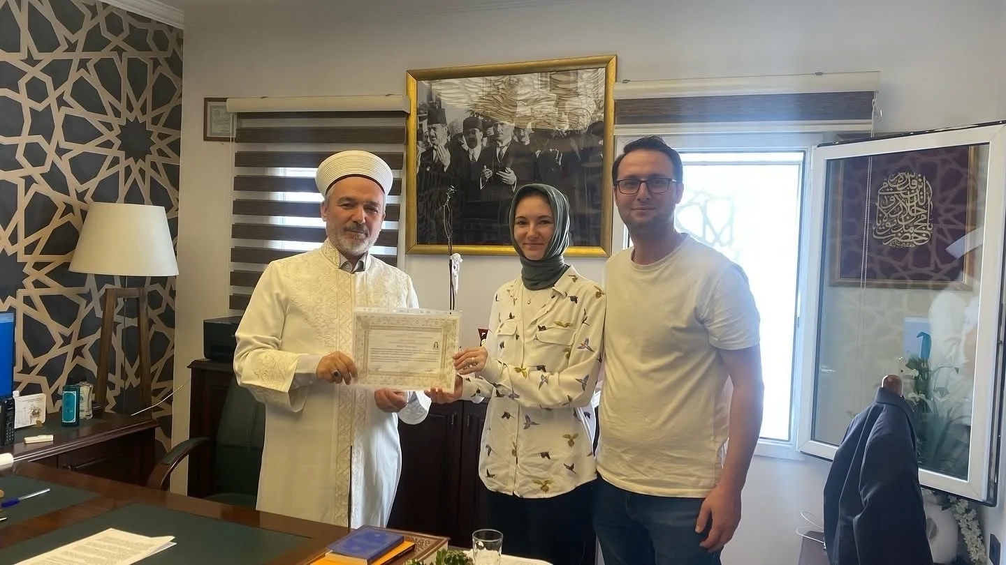 Muğla’nın Bodrum ilçesinde düzenlenen ihtida töreninde Ukrayna vatandaşı Khrystyna, Kelime-i