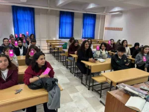 Afyonkarahisar’da polis ekipleri üniversite öğrencilerine yönelik kadına şiddetle mücadele konusunda