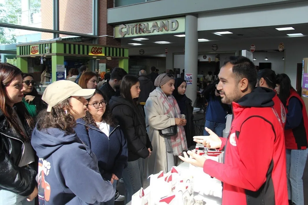Bolu’da polis ekipleri, terör örgütlerinin zararlı faaliyetlerine karşı bilinçlendirmek amacıyla