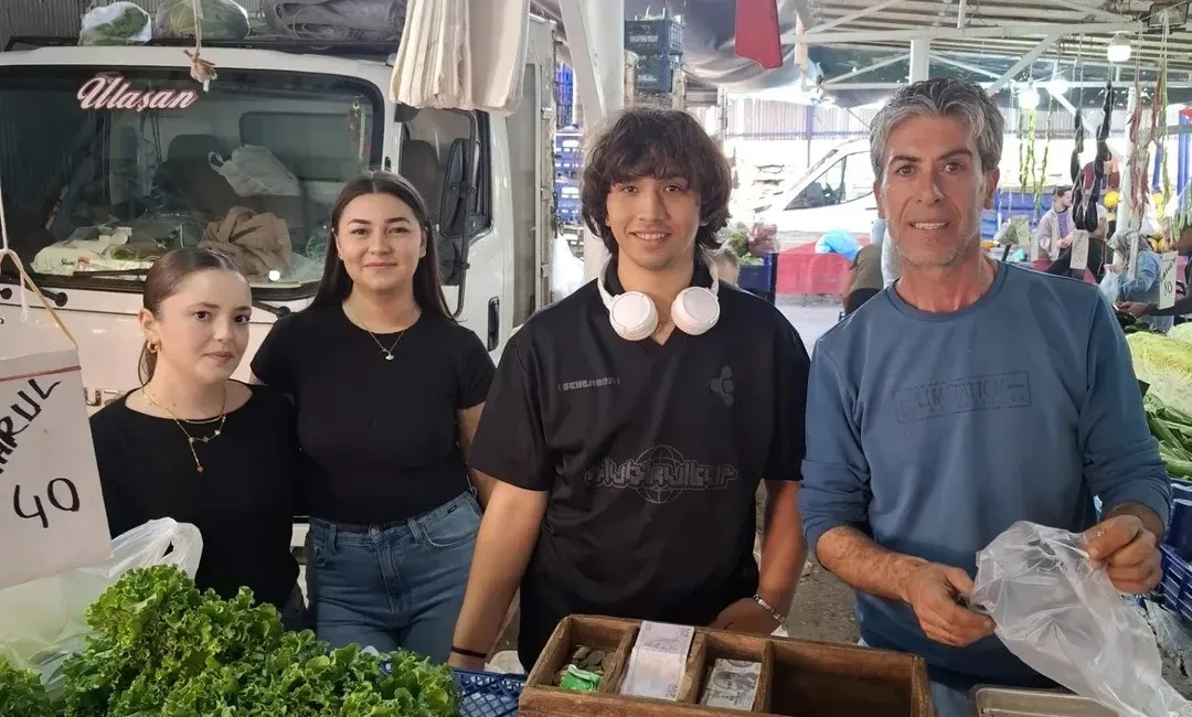 Sinop Üniversitesi Turizm Fakültesi öğrencileri, “Gönüllülük Çalışmaları” dersi kapsamında kentteki