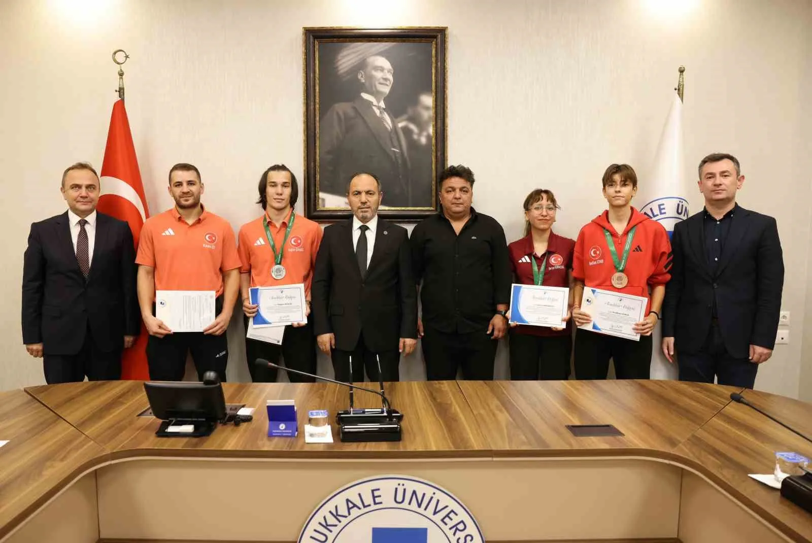 DENİZLİ (İHA) – Denizli’de üniversite eğitimini sürdüren öğrenciler, Polonya’nın Varşova