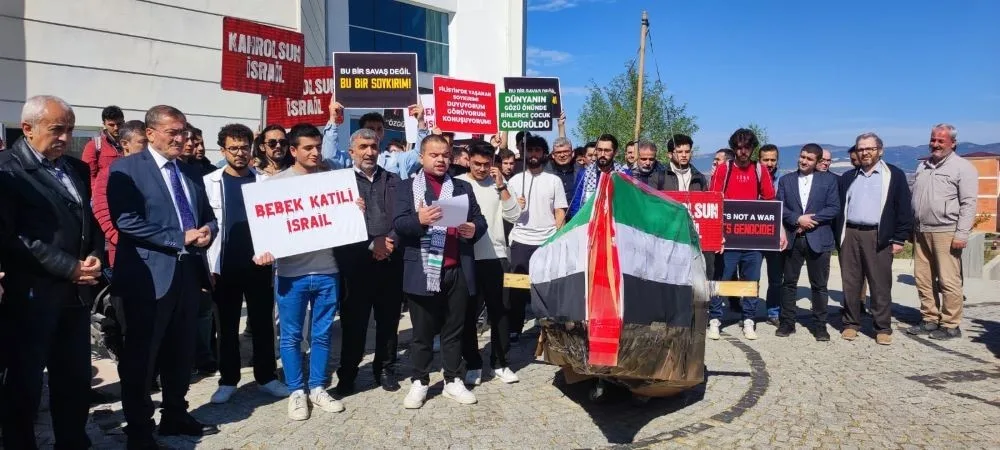 Kastamonu Üniversitesi öğrencileri, Gazze’de yaşanan insanlık dramına dikkat çekmek amacıyla