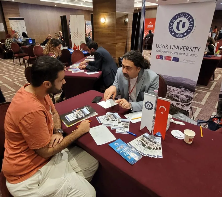 Uşak Üniversitesi, Tunus’ta Türkiye’nin Tunus Büyükelçiliği himayesinde ve Yükseköğretim Kurulu