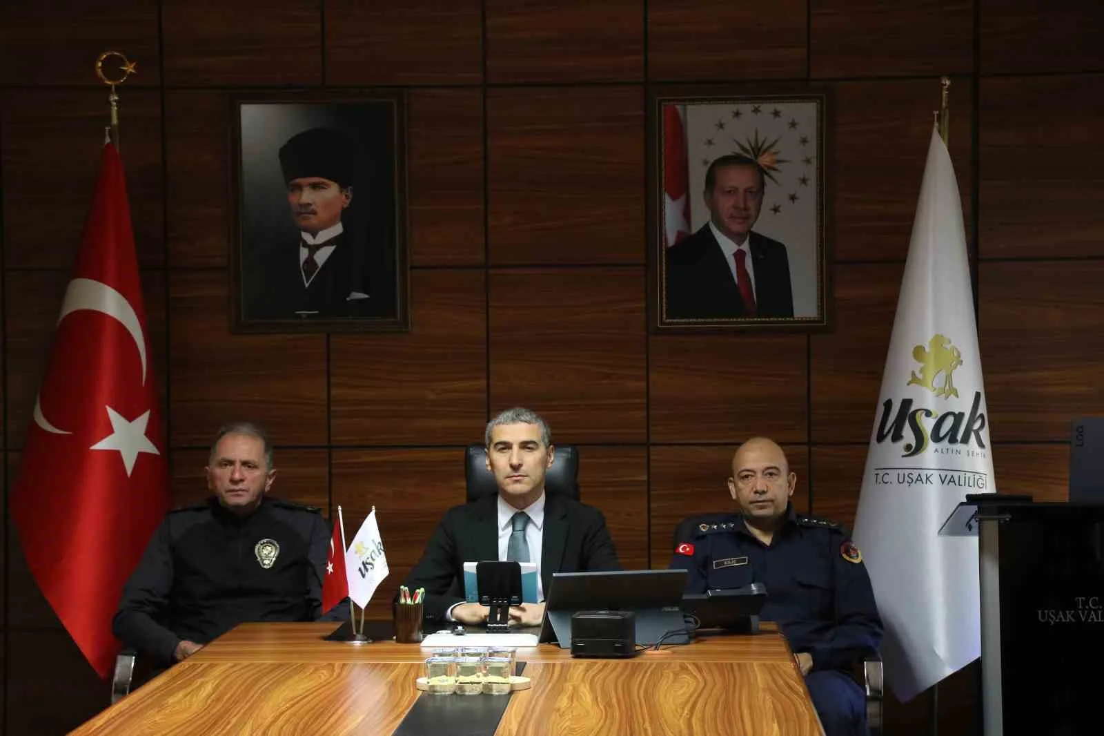 Uşak Valisi Naci Aktaş, Güvenlik ve Asayiş Bilgilendirme toplantısında, 1