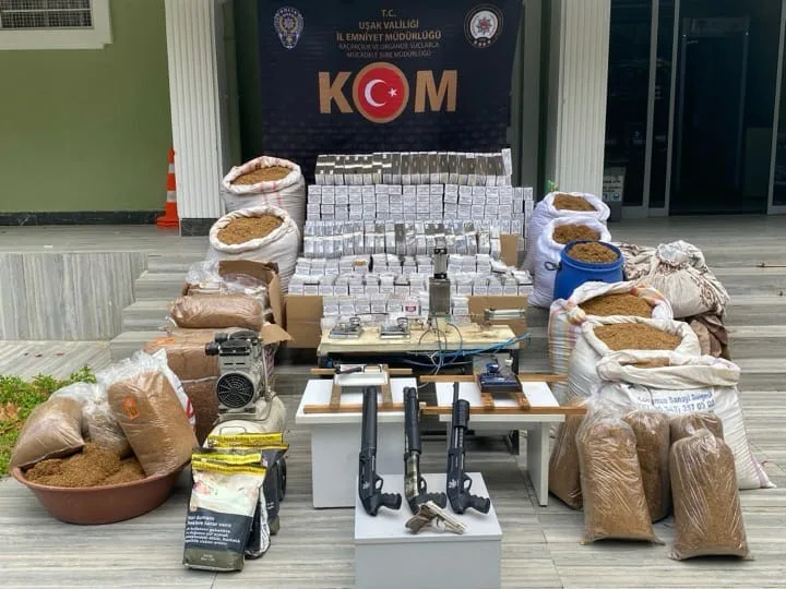 Uşak İl Emniyet Müdürlüğü ekiplerinin düzenlediği operasyonda çok sayıda kaçak