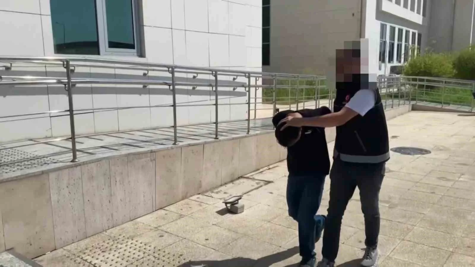 Adana’da uyuşturucu madde ticareti suçundan kesinleşmiş hapis cezası bulunan 29