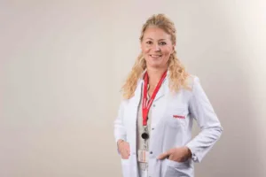 Günlük hayatta fark etmeden dokunduğumuz yüzeyler, mikropların vücudumuza taşınmasına neden