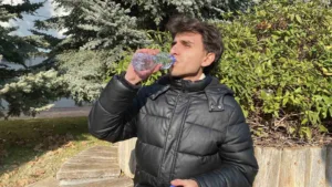 Kış mevsiminde vücudun su ihtiyacı azalmış gibi görünse de, uzmanlar