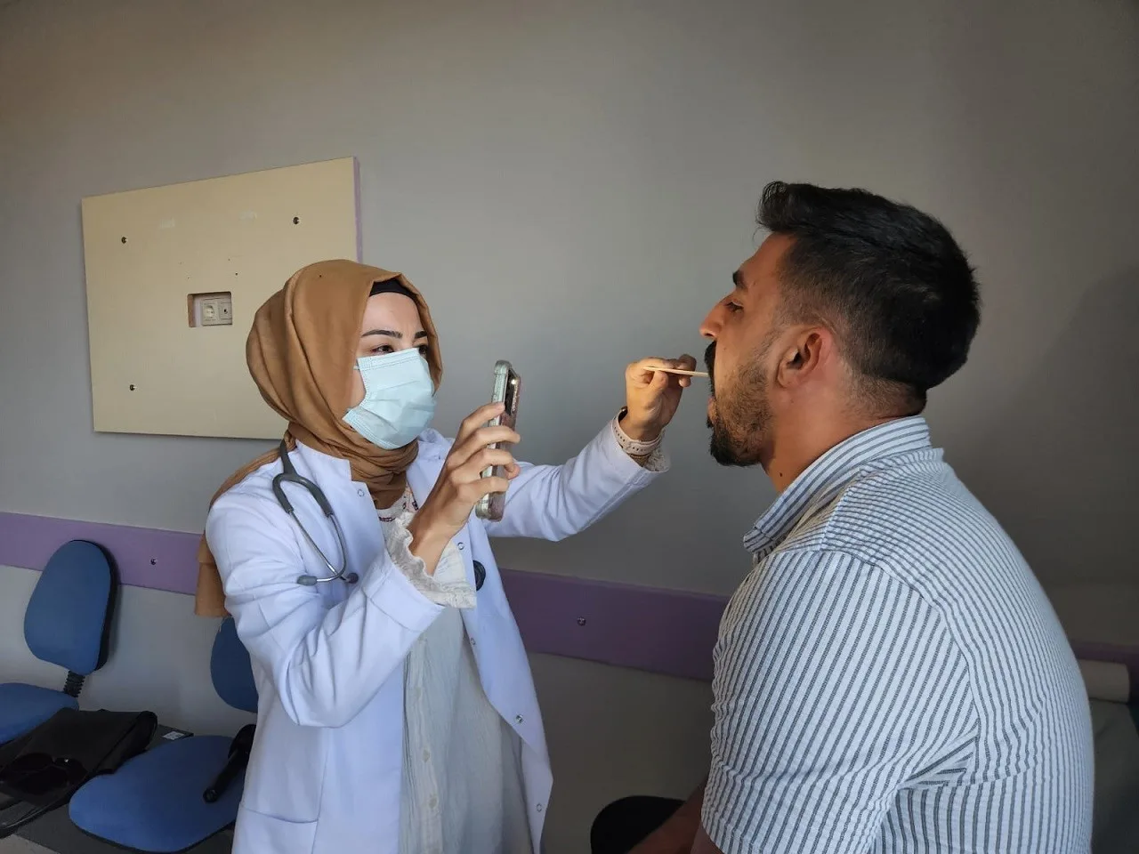 Menenjit hastalığının tedavi edilmediği takdirde ölümle sonuçlanabildiğini aktaran Enfeksiyon Hastalıkları