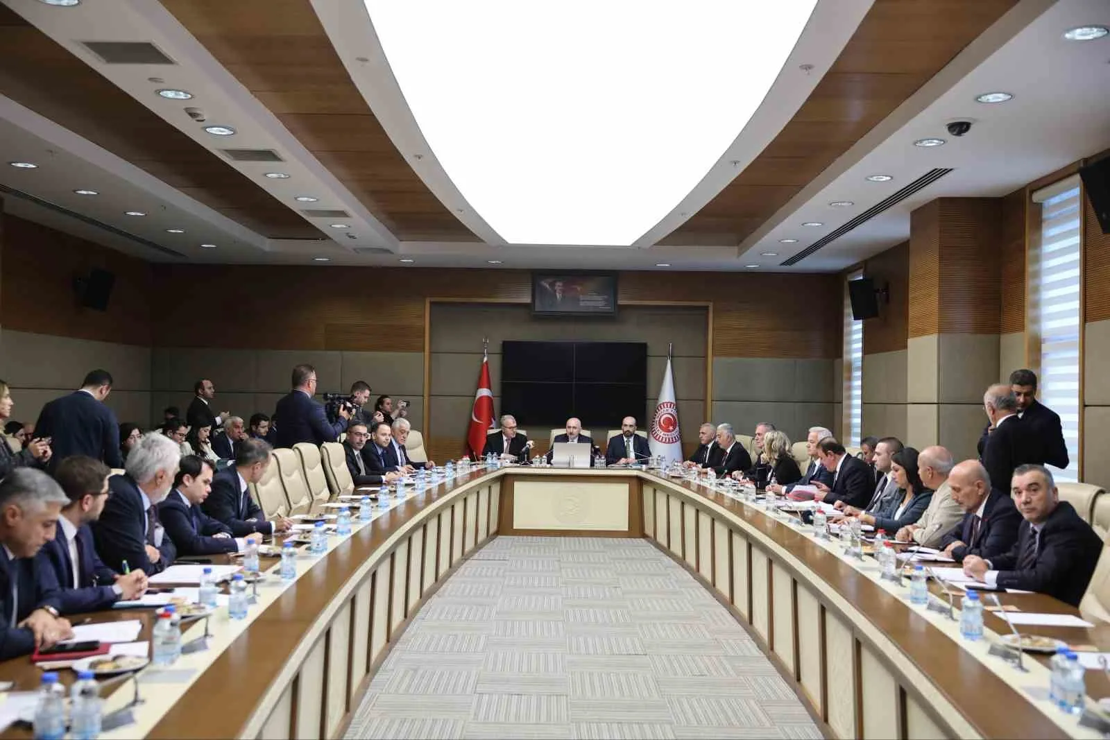 Bayındırlık, İmar, Ulaştırma Ve Turizm Komisyonu, Vakıflar Kanunu ile Bazı