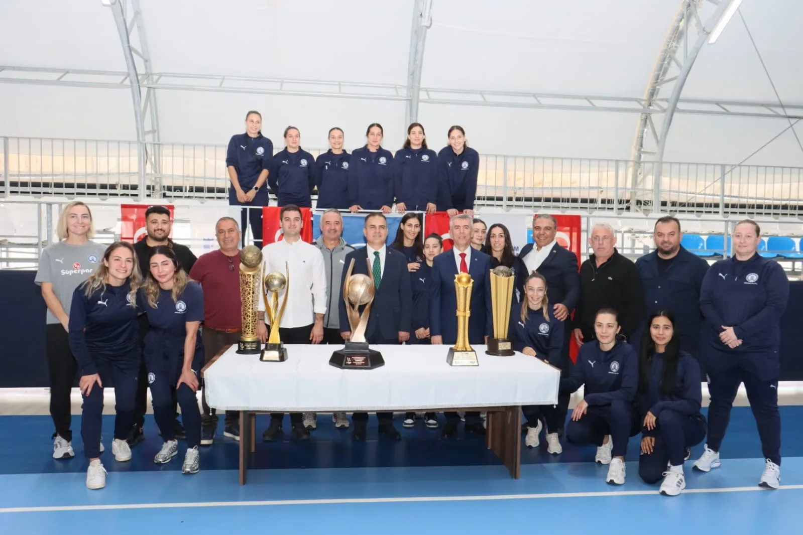 Bodrum’un gururu “Denizin Kızları”, Avrupa mücadelesi öncesi önemli bir ziyaretle