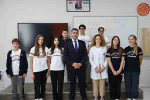DÜZCE (İHA) – Düzce Valisi Selçuk Aslan yeni eğitim öğretim