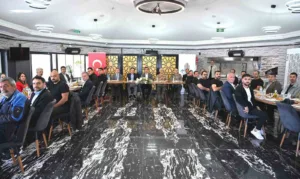 Bitlis Valisi Ahmet Karakaya, Tatvan’da görev yapan basın mensuplarıyla kahvaltı