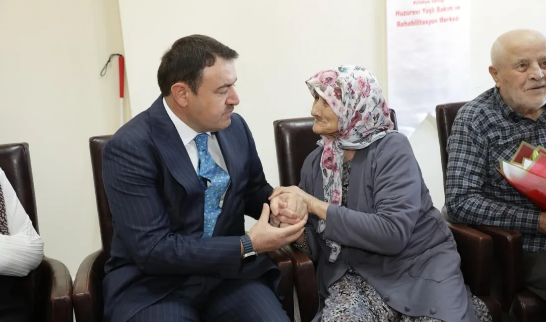Kütahya Valisi Musa Işın, Dünya Yaşlılar Günü dolayısıyla Huzurevi Yaşlı