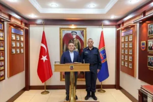 Bilecik Valisi Faik Oktay Sözer, İl Jandarma Komutanlığını ziyaret ederek,