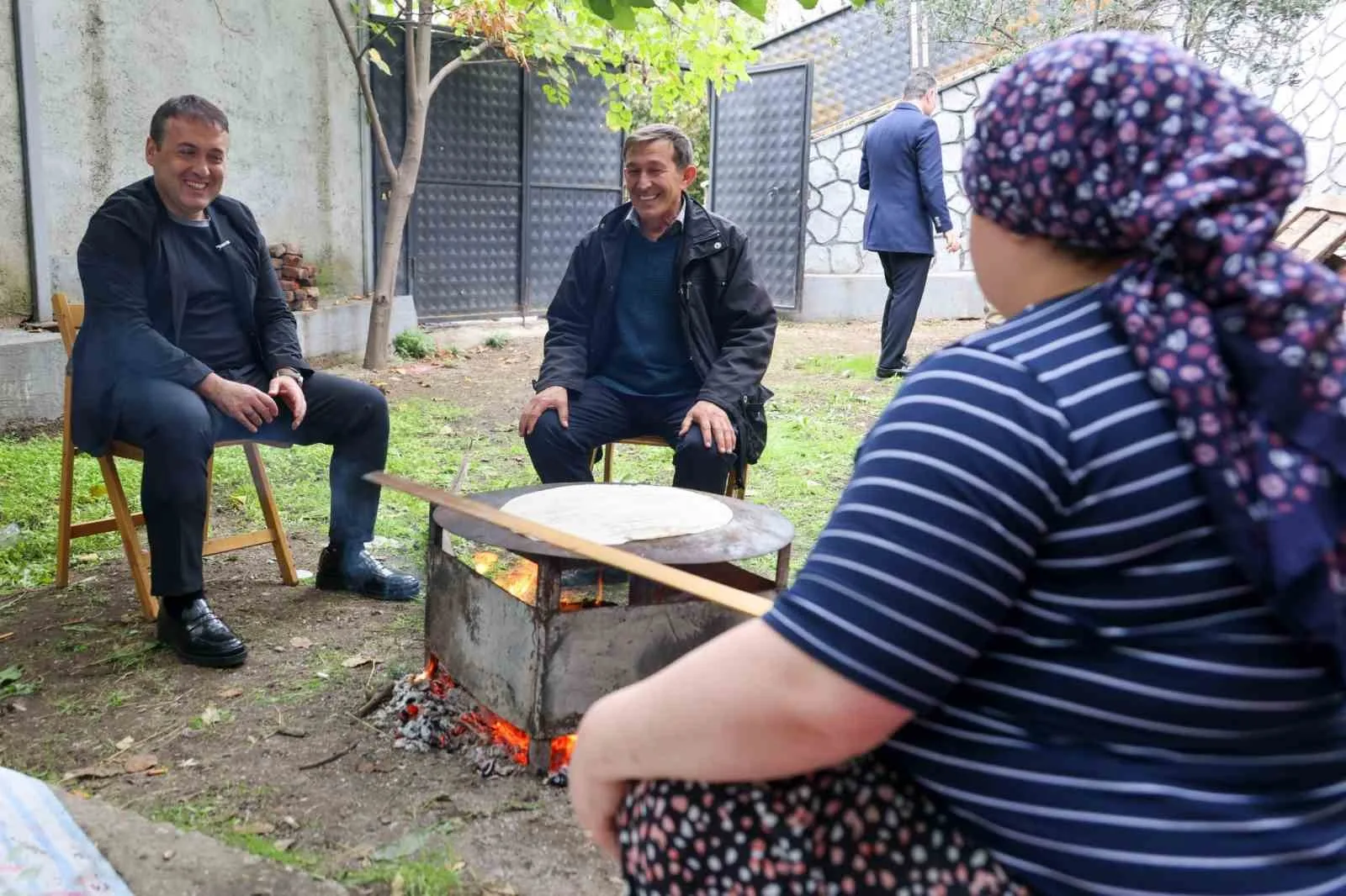 Bilecik Valisi Faik Oktay Sözer, Küplü Köyü’nde vatandaşlarla bir araya
