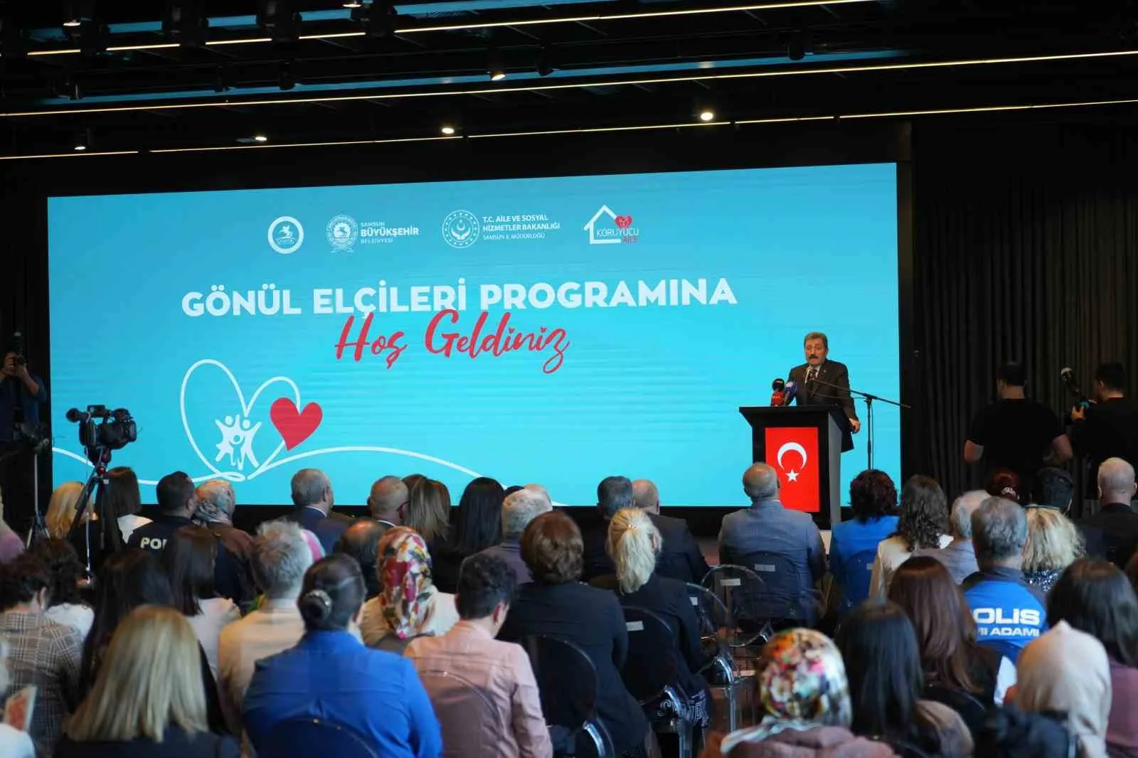 Aile Yılı vesilesiyle düzenlenen ‘Gönül Elçileri ile Koruyucu Aile Farkındalık