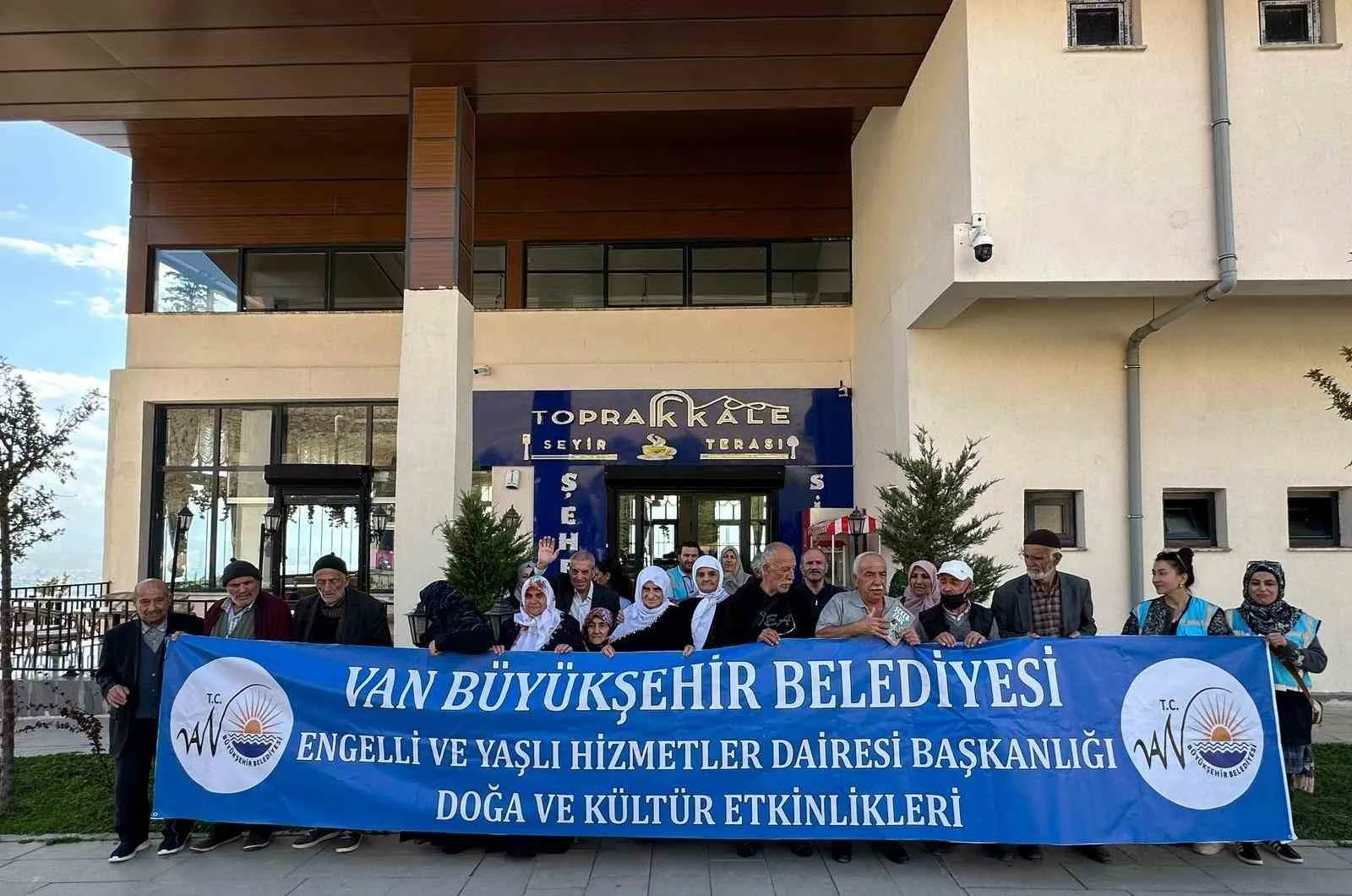 Van Büyükşehir Belediyesi, 1 Ekim Dünya Yaşlılar Günü kapsamında özel