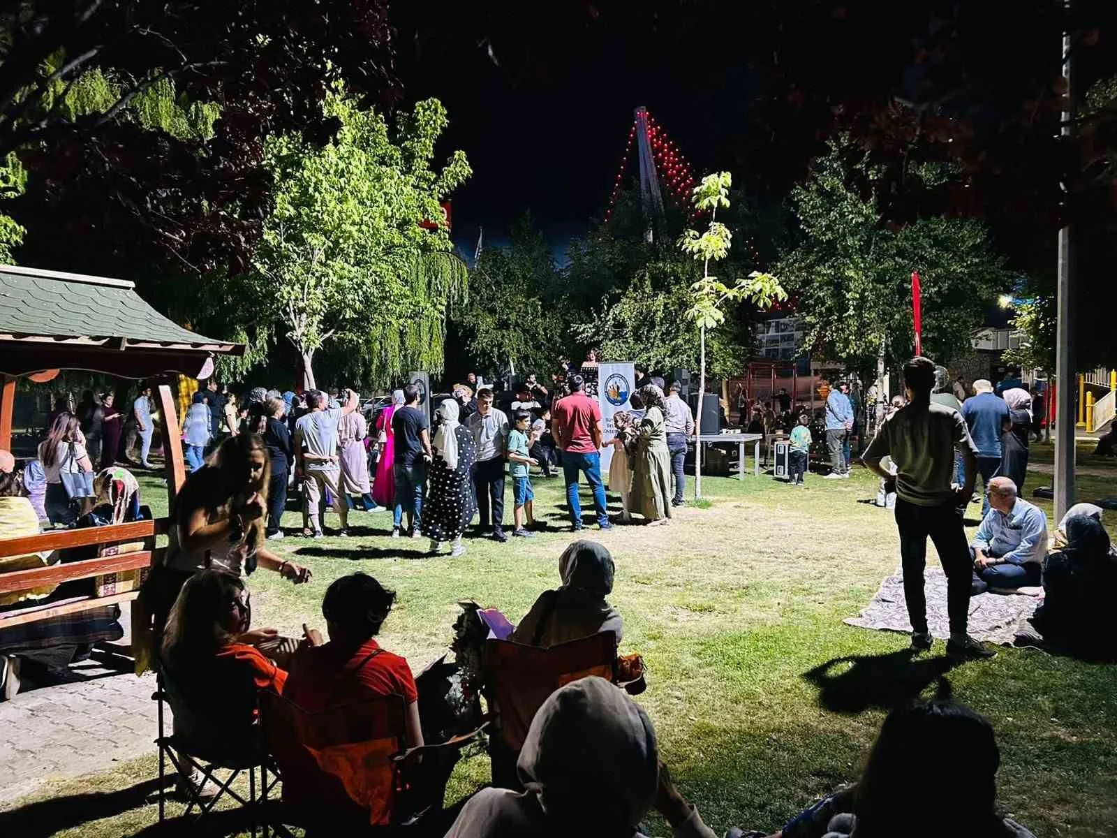 Van Büyükşehir Belediyesi Konservatuvarı tarafından düzenlenen ücretsiz yaz konserleri, merkez