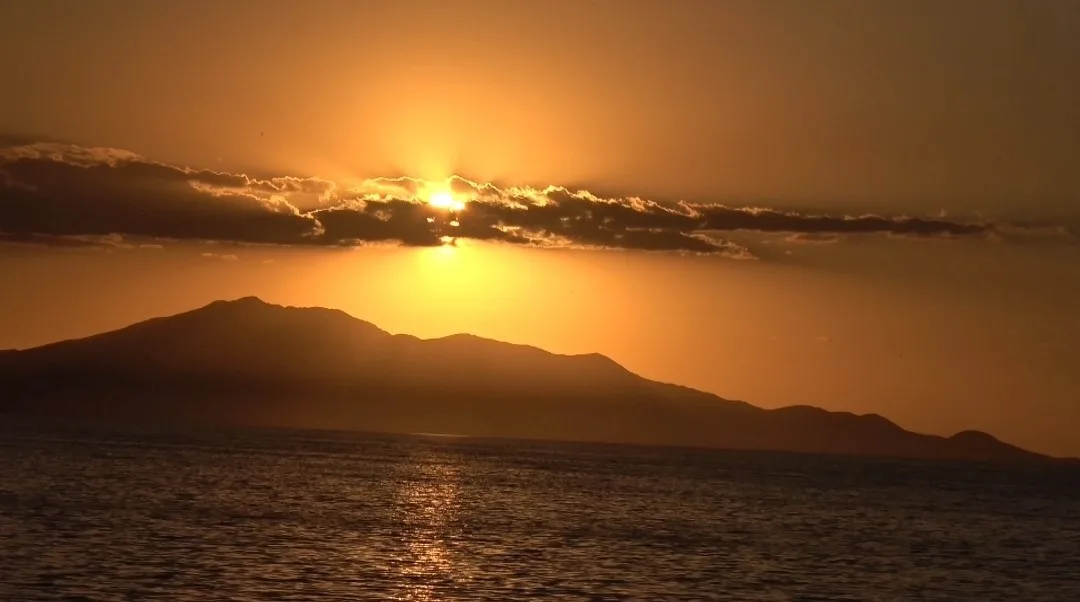 Van’da ’timelapse’ yöntemiyle kaydedilen bulut geçişleri görsel şölen oluşturdu. Van’da