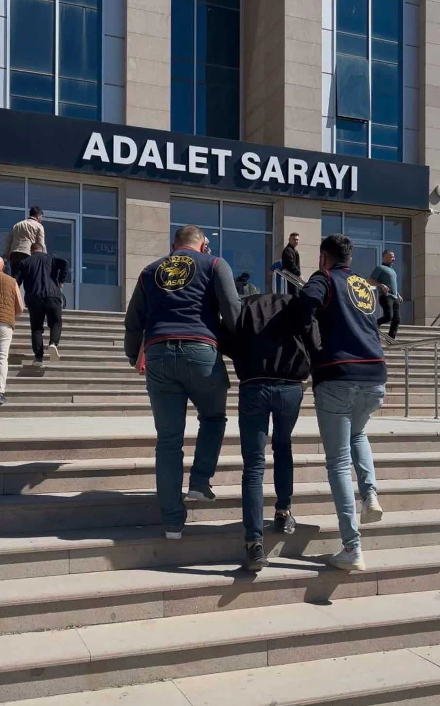 Van’da ‘Uyuşturucu ve Uyarıcı Madde Ticareti Yapmak’ suçundan 25 yıl