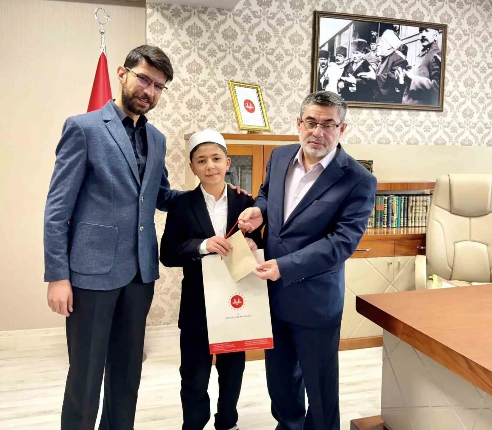 Van’ın İpekyolu ilçesine bağlı Hacı Murat Değer Kur’an Kursu öğrencisi