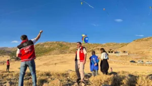 Muş’un Varto ilçesinde “Aile Yılı” kapsamında desteklenen çocuklara yönelik uçurtma