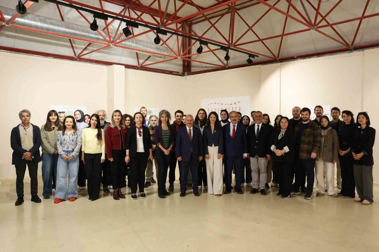 Düzce Üniversitesi İletişim ve Tanıtım Koordinatörlüğü Öğretim Görevlisi İrem Gürsu’nun