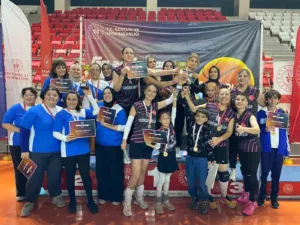Erzincan’da düzenlenen Kamu Spor Oyunları kapsamında voleybolda kadınlarda Erzincan Valiliği