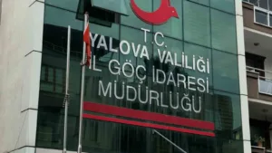 Yalova’da İl Göç İdaresi Müdürlüğü’ne yönelik operasyonda İl Müdürü Salih