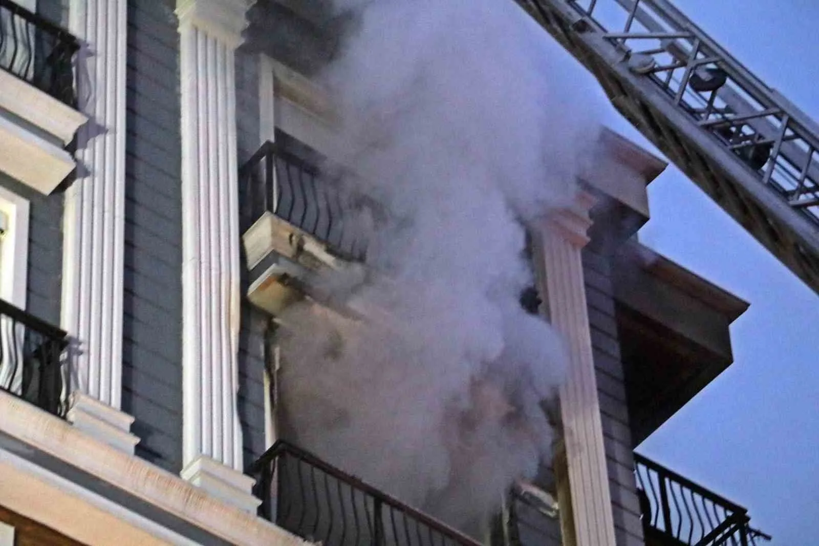 Antalya’da 20 Ocak 2023’te anne ve hemşire olan kızının hayatını