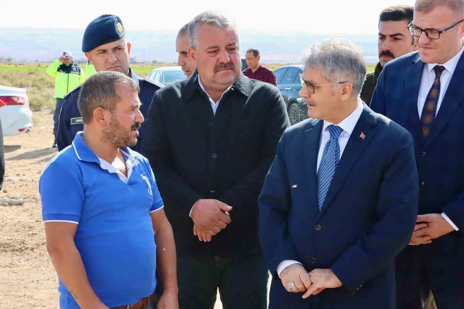 Niğde Valisi Cahit Çelik, Bor ilçesinde ahırının yanması sonucu zarar