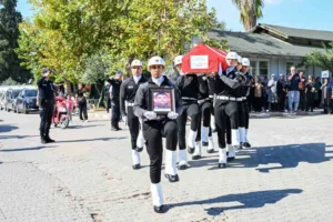 İstanbul’da görevliyken evinde çıkan yangında hayatını kaybeden polis memuru Adana’da